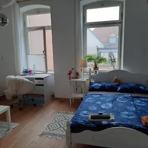 Zentrales Und Grosses Gemutliches Zimmer In City Pansiyon